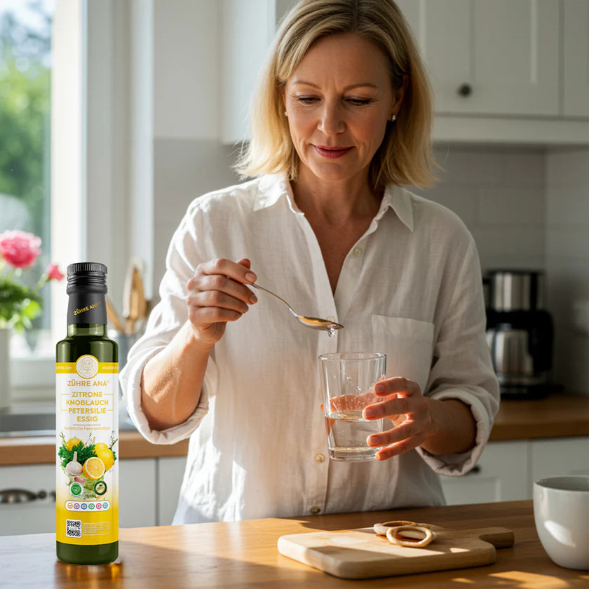 ZÜHRE ANA LİMON-SARIMSAK-MAYDANOZ SİRKESİ (Zitronen-Knoblauch-Petersilie Essig)
