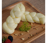 Örgü Peyniri ( Geflochtener Käse )