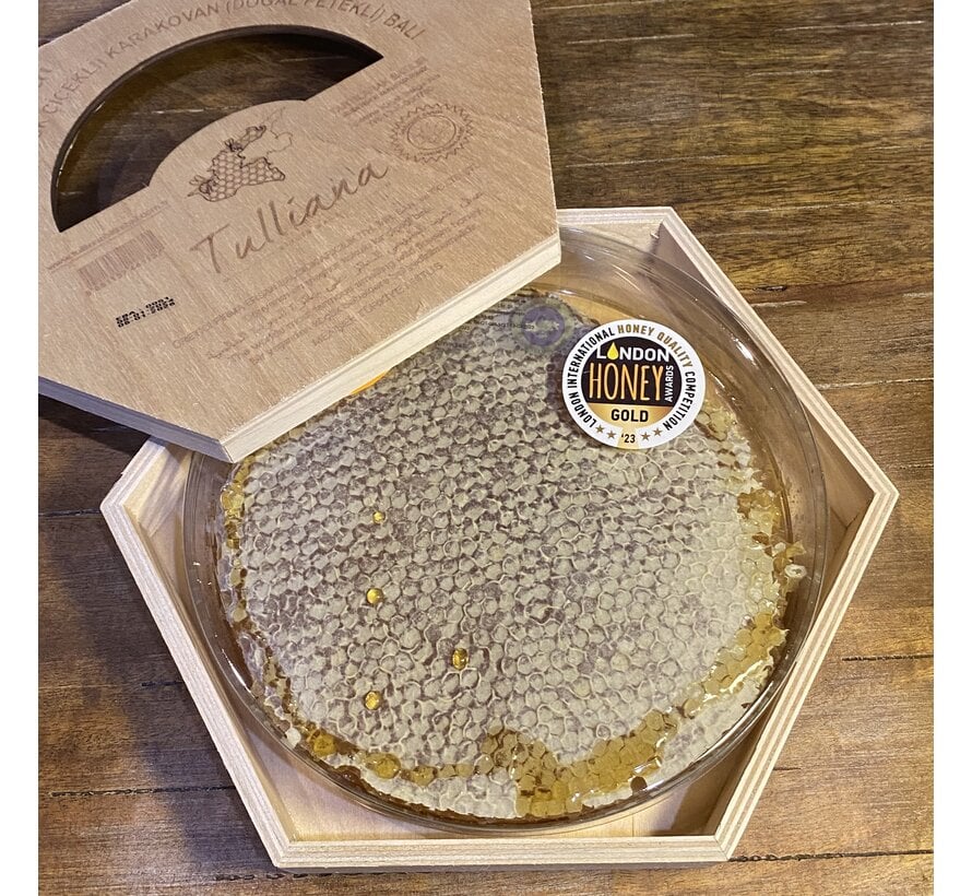 Tulliana Premium Polifloral (Çok Çiçekli) Organik Bitlis Karakovan Balı 1200-1300g ((Altın Bal Ödüllü)