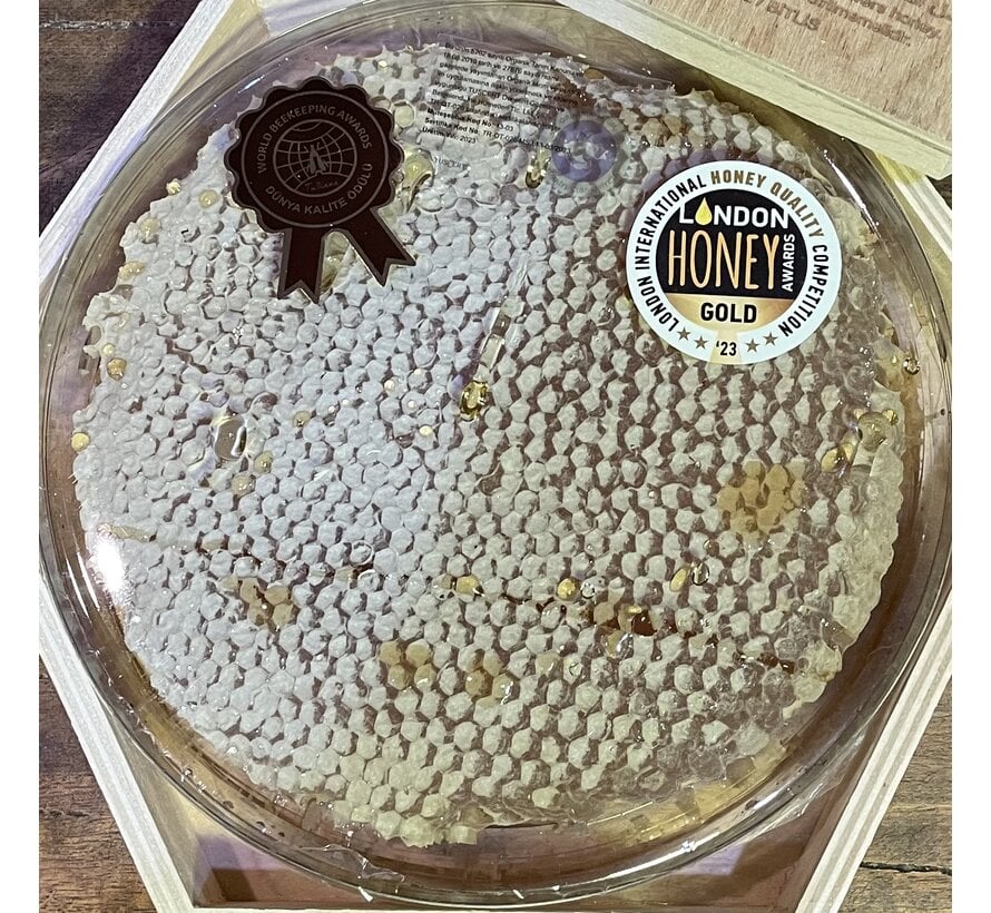 Tulliana Premium Polifloral Organik Bitlis Karakovan Balı ((Altın Bal Ödüllü) 1200-1300g