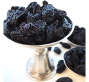 Schwarze Trauben mit Kernen